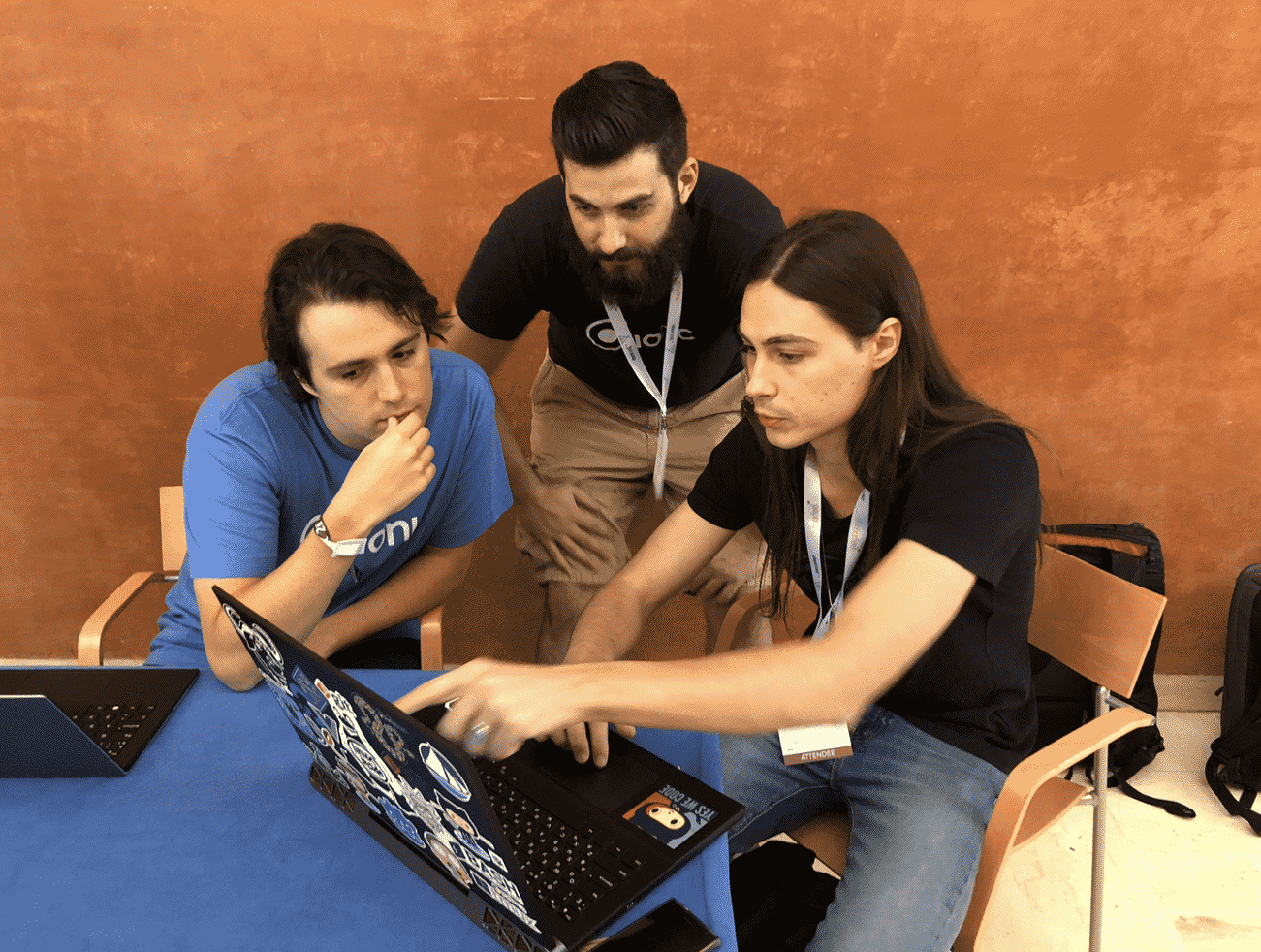 Michael Tintiuc demoing Ionic Vue integration to Mike Hartington and Manu Almeida in Barcelona
